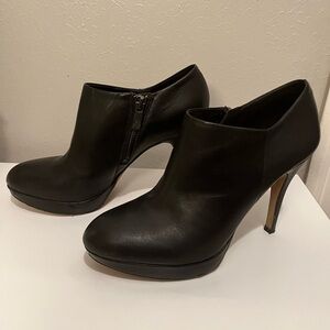 Vince Camuto Women’s Elvin Platform Bootie Ankle Boots. Size 7M